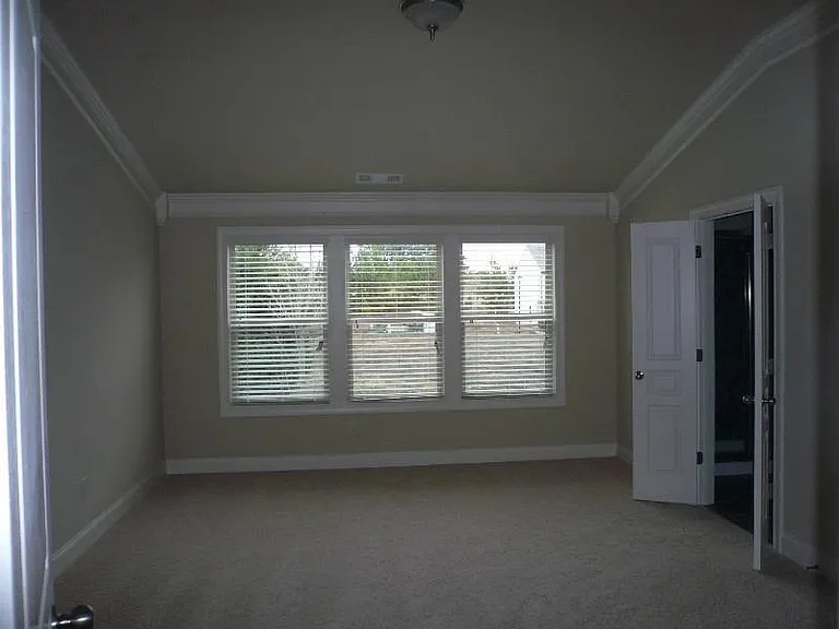 780 Duberry St — Photo 10