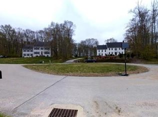 18 Acorn Dr, East Haddam, CT 06423