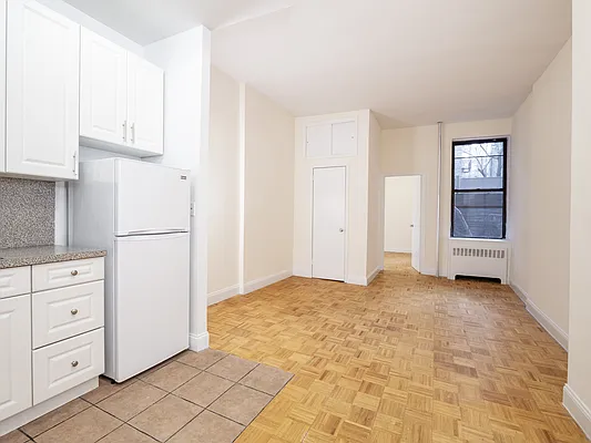 Rented by City Connections Realty | media 7