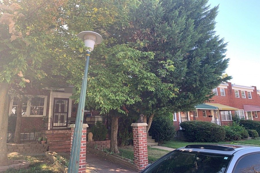 2nd image of 4239 Labyrinth Rd