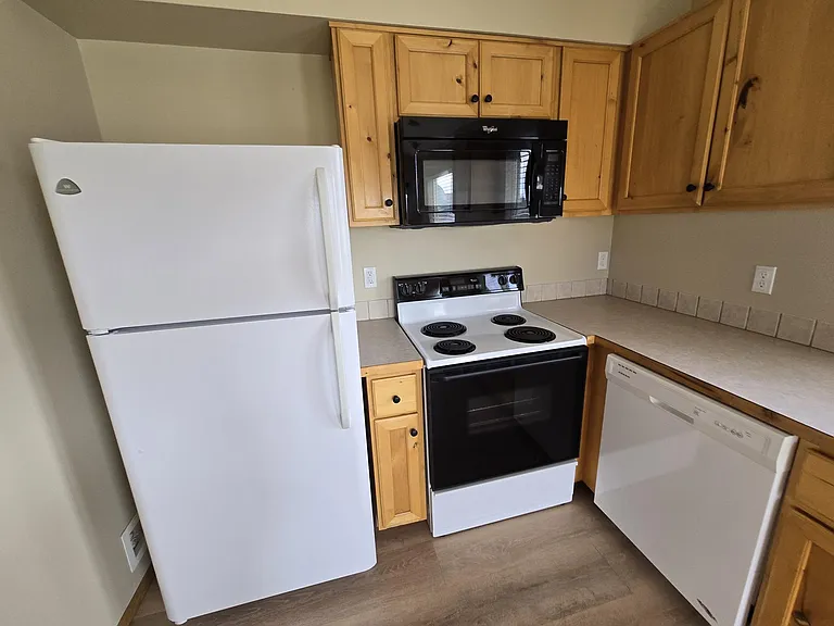 2105 E White Oak Ct #202 — Photo 8