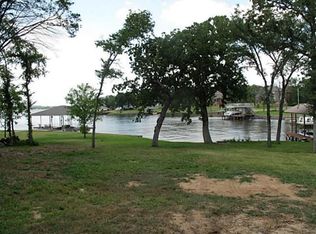 101 Manito Cv, Lake Kiowa, TX 76240