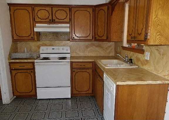 4th image of 3016 Overland Dr