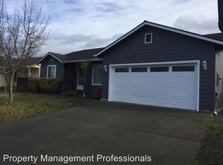 977 Tanager Way, Grants Pass, OR 97527