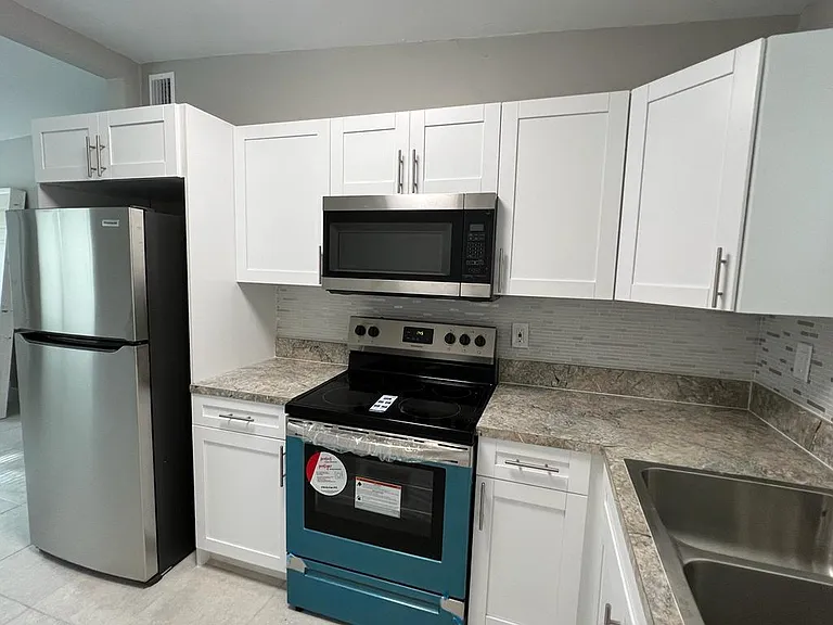 3990 Plum Tree Dr — Photo 4