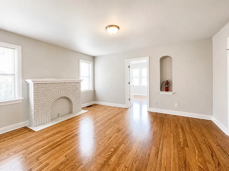 835 East Dr #6 — Photo 4