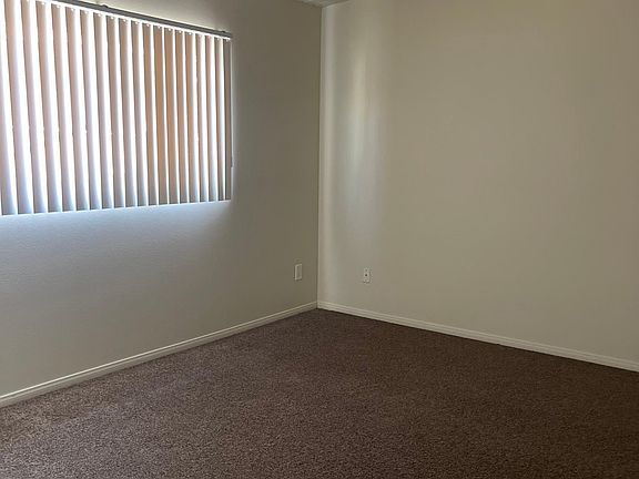 5th image of 622 W 21st St APT 10