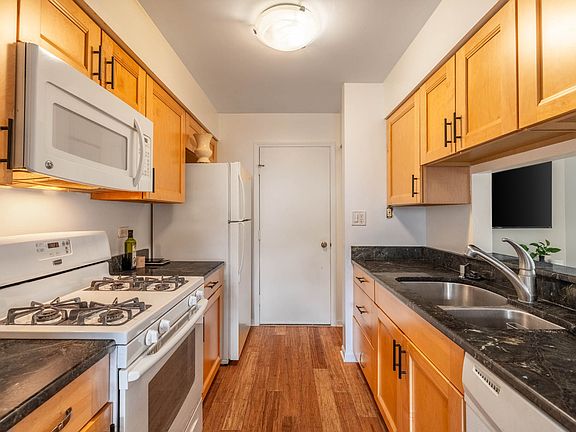 5th image of 1527 N Gatewood Ave