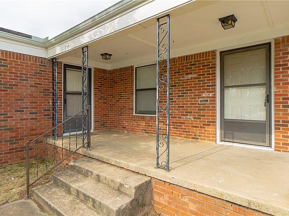 2nd image of 1710 Virginia St #1712