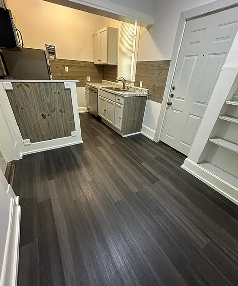 1115 N Crawford St #2 — Photo 1