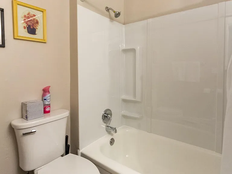 2219 W Broadway Ave #1 — Photo 5