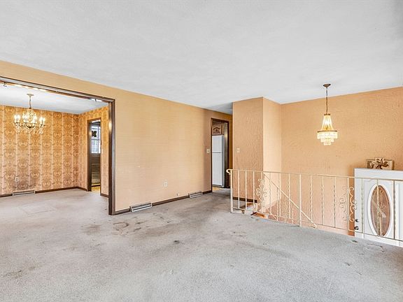 5th image of 31 Redwood Dr