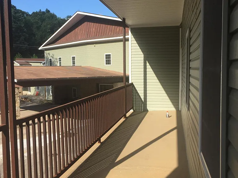 1055 E Bethlehem Blvd #WOODVIEW — Photo 4