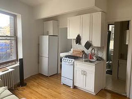 2nd image of 171 W 4th St APT 13
