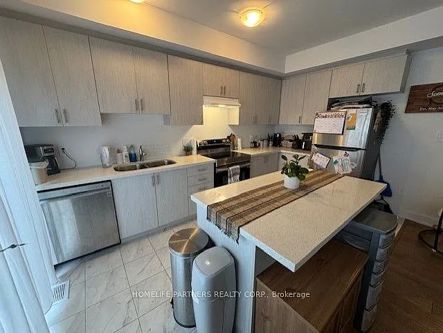 24 Fairlane Ave — Photo 6