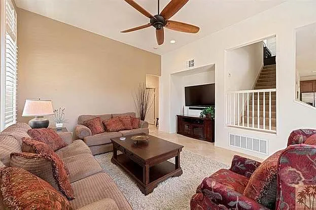 52130 Rosewood Ln — Photo 2