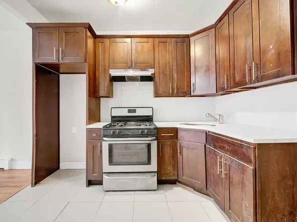 901 Glenmore Ave, Brooklyn, NY 11208