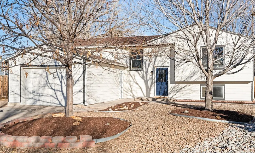 6 bed, 2434 sqft, $3,495 — Photo 1