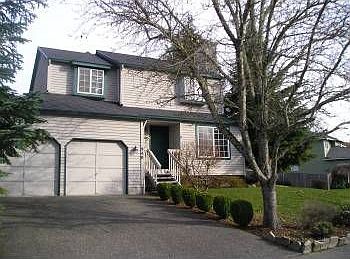 1st image of 940 221st Ave NE