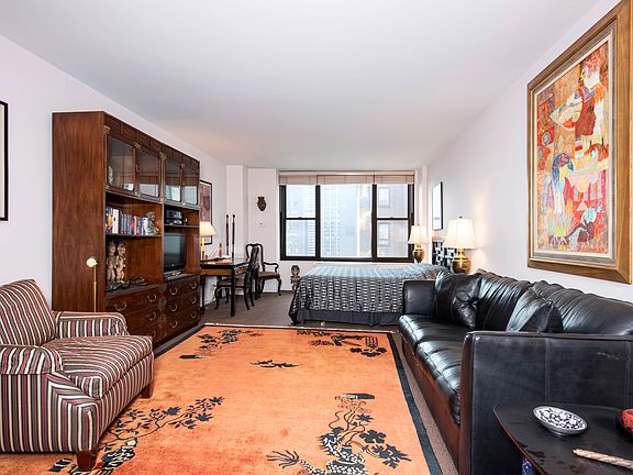 3rd image of 117 E 57th St APT 37C