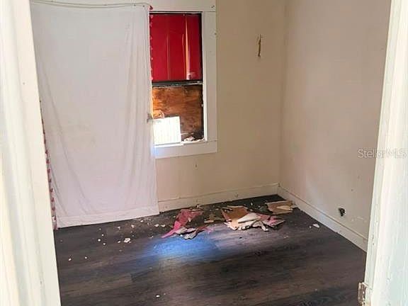 3rd image of 2323 W CHESTNUT STREET