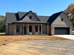 99 Peace Ln, Campbellsville, KY 42718