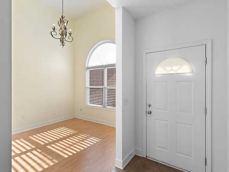 634 Kalypso Cir — Photo 16