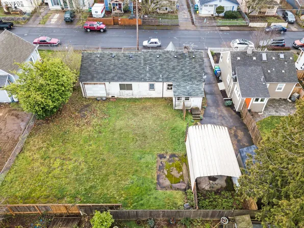 8067 SE Carlton St, Portland, OR 97206