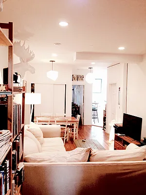 Rented by Sunrise Real Estate | media 31