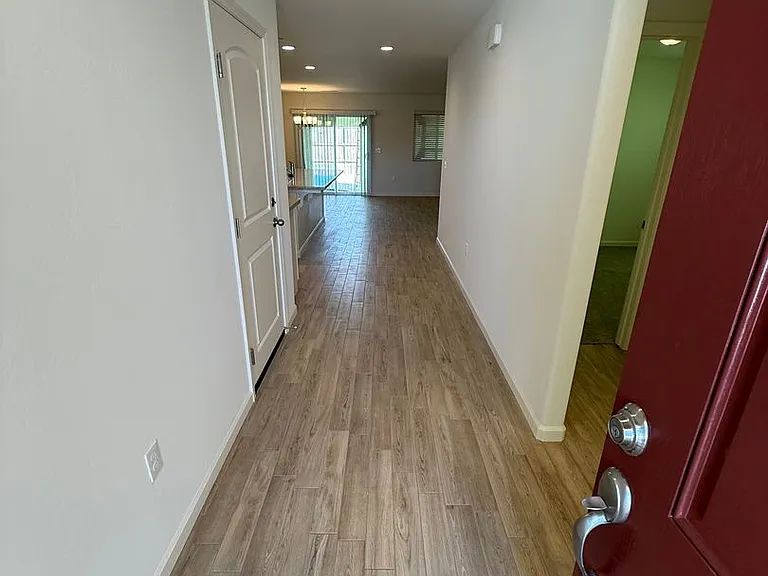 301 Stork Ct — Photo 6