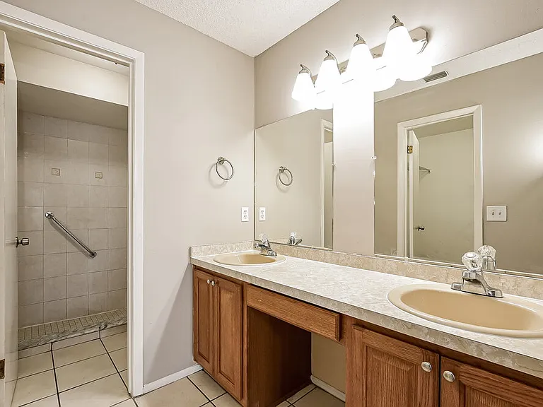 1226 Creekbottom Cir — Photo 11