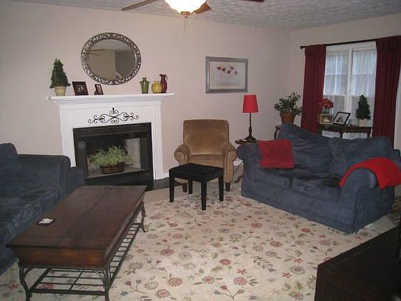 2nd image of 1110 Plantation Dr SE