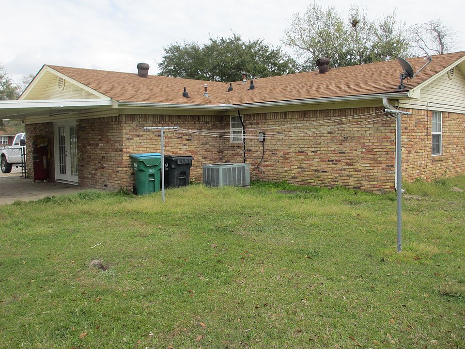 2nd image of 332 Barkwood Cir
