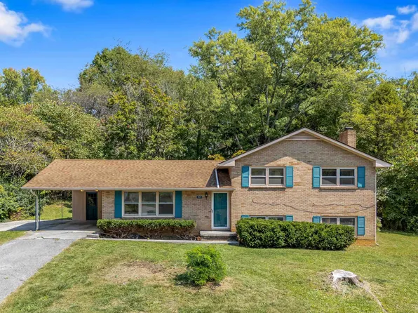 915 Buchanan Dr, Blacksburg, VA 24060