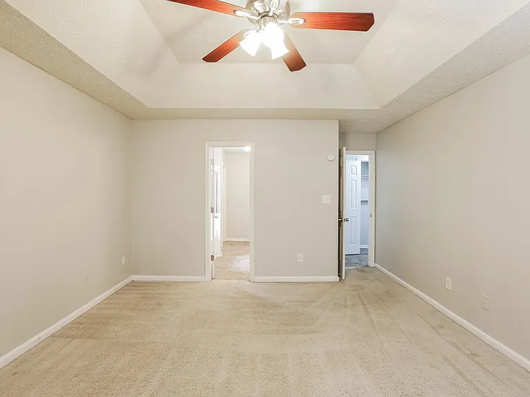 909 Shadow Lakes Dr — Photo 9