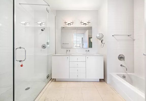 5th image of 211 W 18th St APT 7