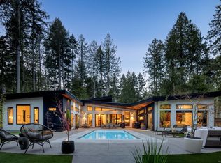 867 Bradley Dyne Rd, North Saanich, BC V8L 5H1