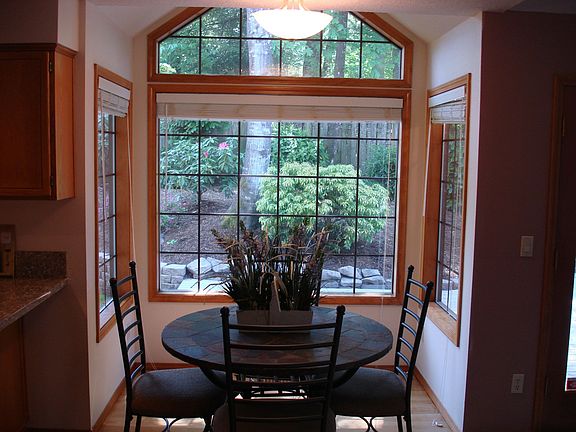 Sunny breakfast nook off kitchen