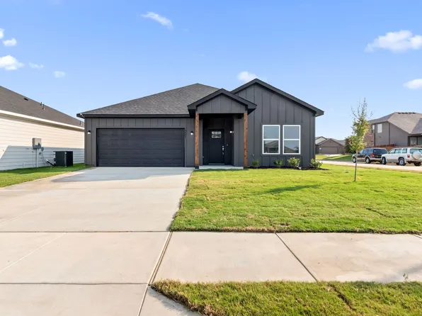 5030 Pinson St, Fort Worth, TX 76105