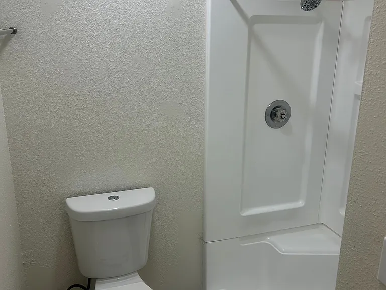 Monterey Valley Apartments — Photo 7