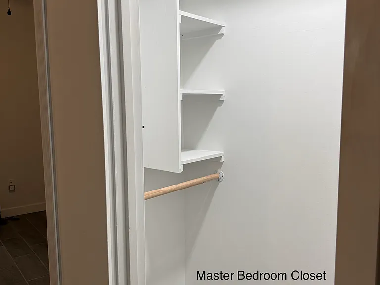 208 Chatham Ct — Photo 14
