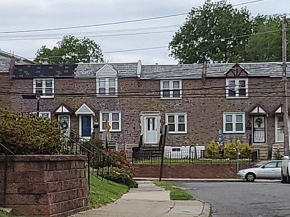 3rd image of 2423 Stoneybrook Ln