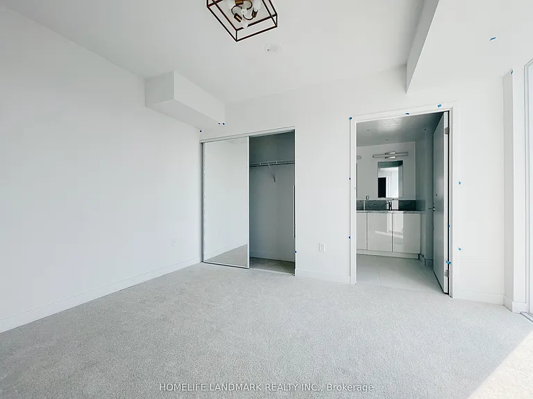 238 Simcoe St #2009 — Photo 4
