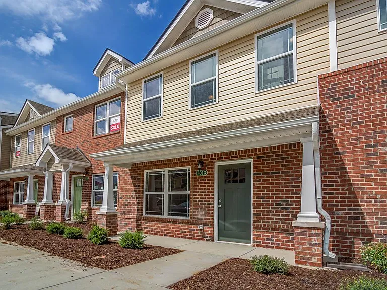8013 Tuberose Ct — Photo 2