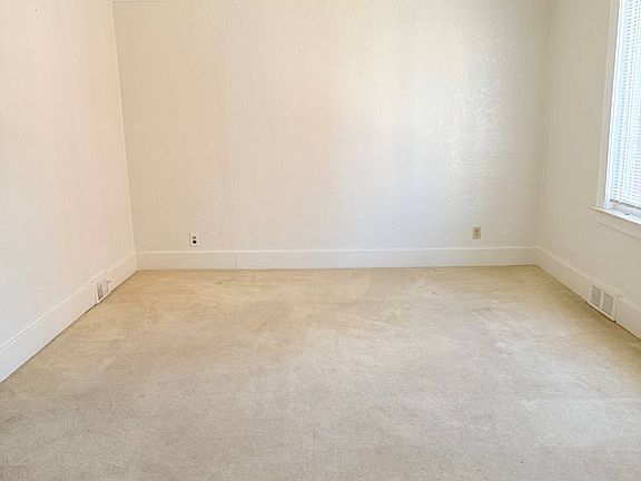 5th image of 11693 Gallagher St