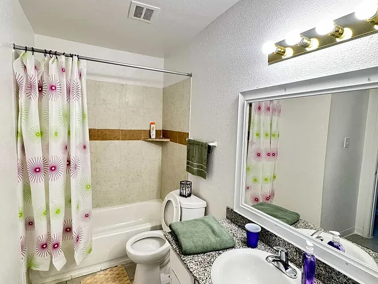 Inglewood Village Apartments — Photo 44