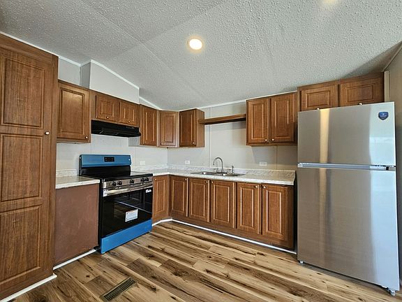 3rd image of 6280 Hamilton Dr #16