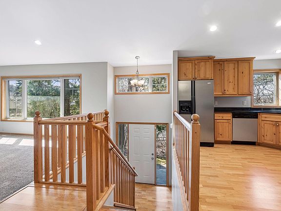 3rd image of 14721 Orchard Rd