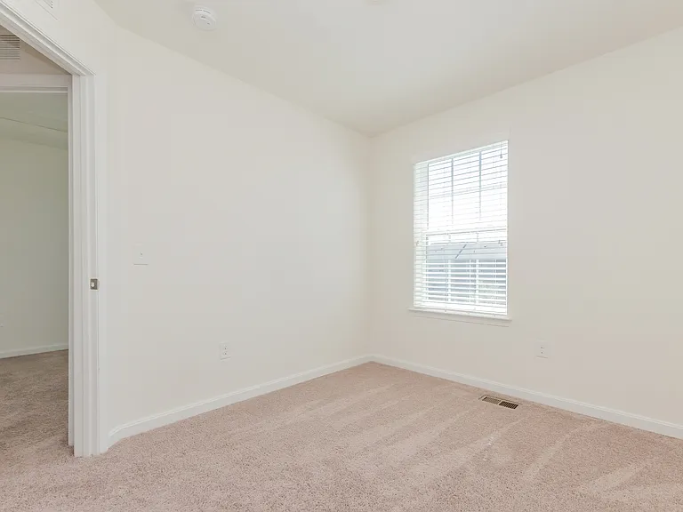172 Drexel Ct — Photo 23