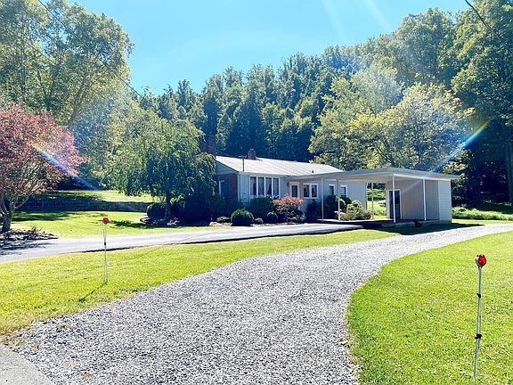 2nd image of 202 Pleasant Dr